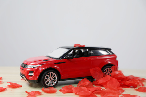 离婚贷款的车怎么分配