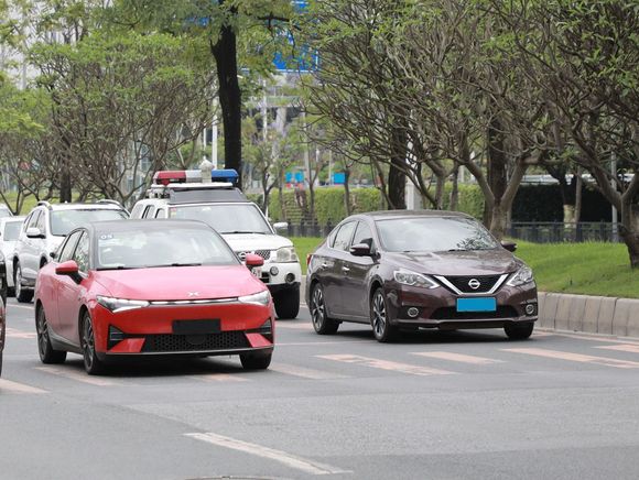 新车上路临时牌没贴被交警查到会扣分吗