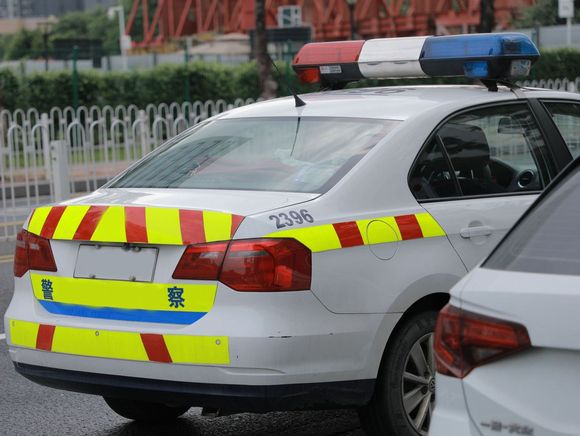 交通事故后交警不放车，怎么处理