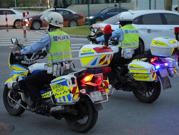 无照驾驶未戴头盔骑摩托被抓怎么处理