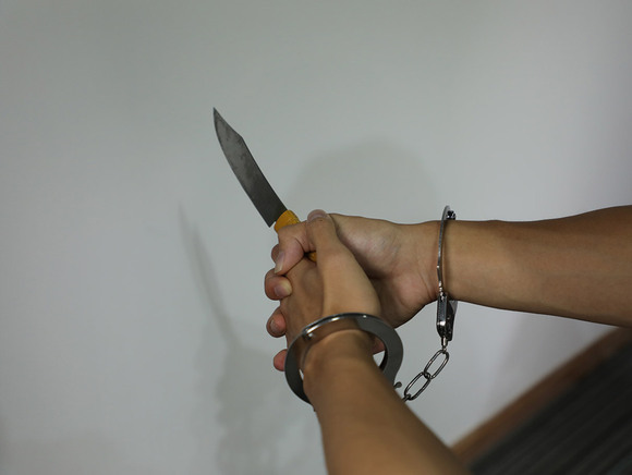 打架受伤了还要拘留吗