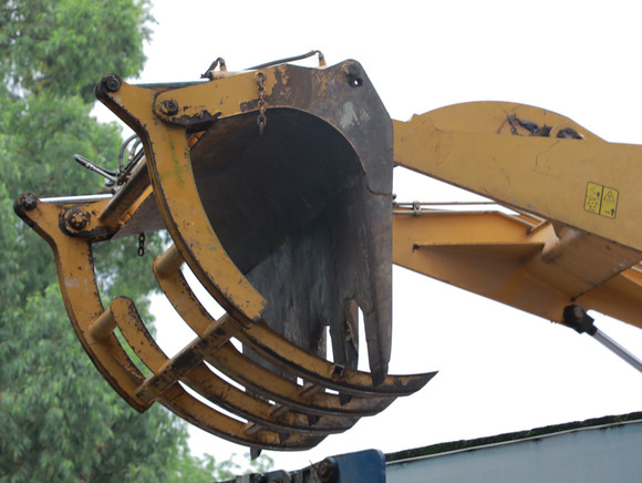 土建工程是否能分包工程