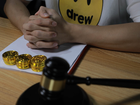 雇佣童工不给钱能自行举报吗