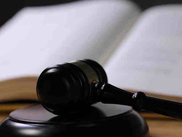 被法院起诉名下的车如何解决