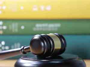 买二手房交定金要交中介费吗