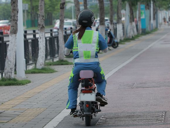 如何在网上交共享电动车的罚款