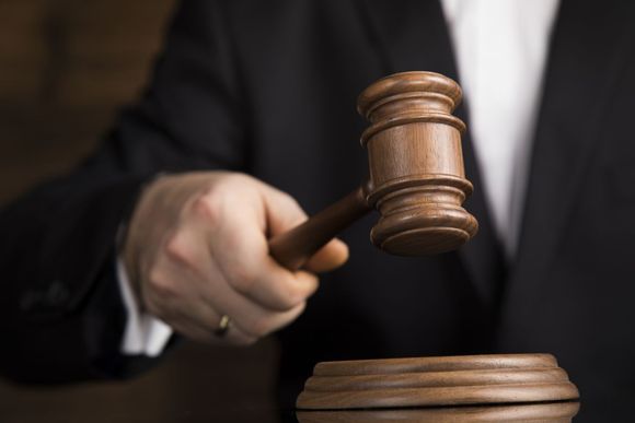 二审裁定驳回上诉维持原判由谁抗诉