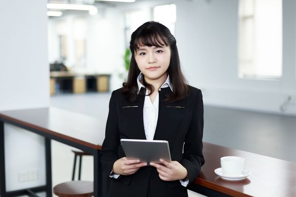 公司规定女职员未满30岁不许生孩子违法吗