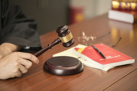 法院起诉会发短信告知吗