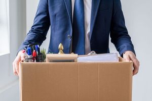 挂法人后辞职，能否领取到失业金