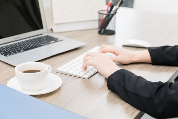 离职手续期间工作满一年了有年假吗合法吗