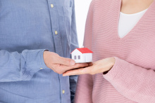 婚后买房单独所有还算是共同财产吗