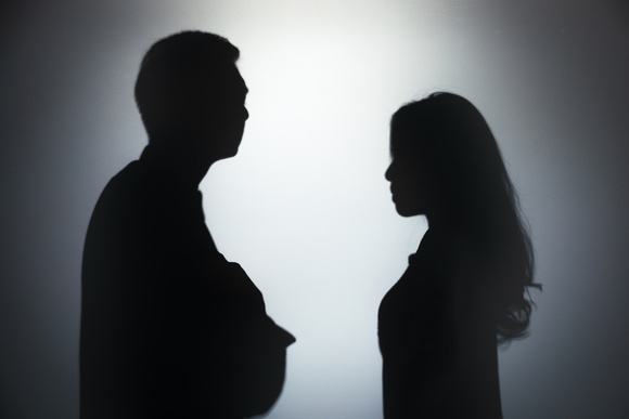 夫妻打离婚官司可以查他们微信转账吗