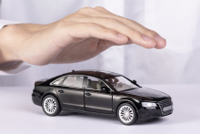 汽车保险费每年需要交纳多少