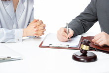 找律师起草离婚协议书需要带什么证件吗