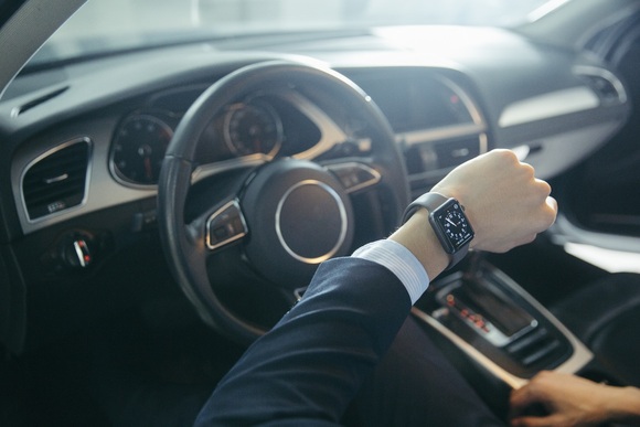 驾驶过期年审车辆怎样处理?