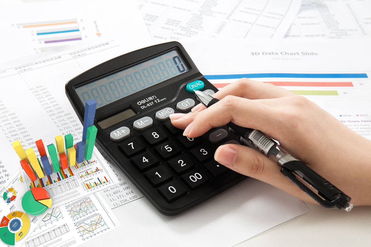 申请公司破产后债务谁来进行偿还呢