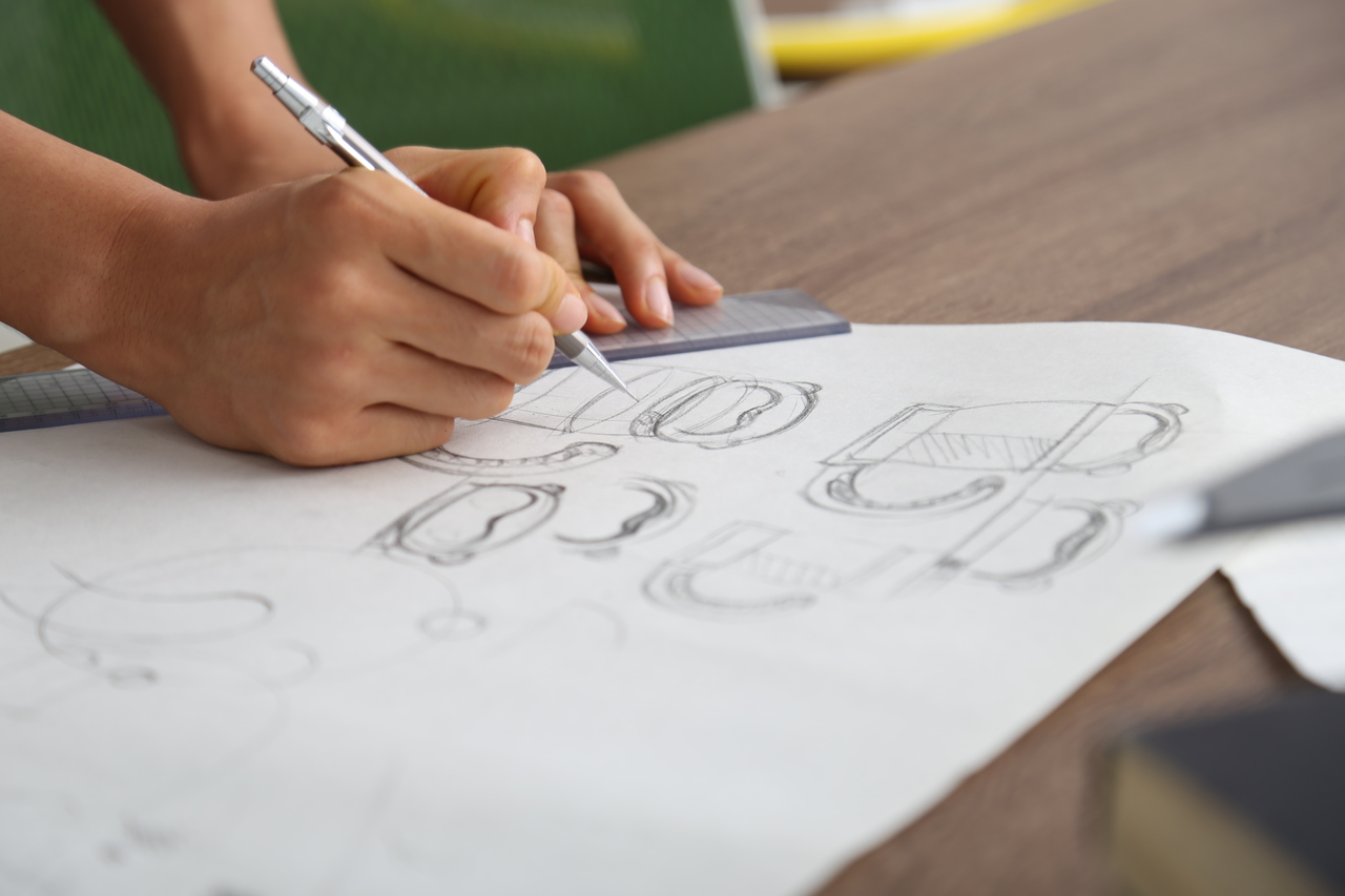 把三无产品弄坏赔吗