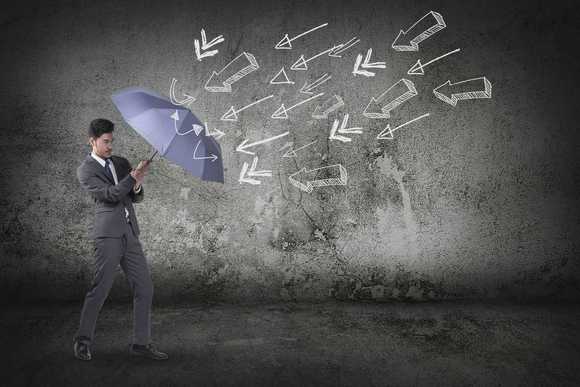 人身伤害和工伤哪个赔的多